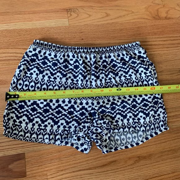Old Navy shorts.- sz XL (14) - Picture 2 of 3